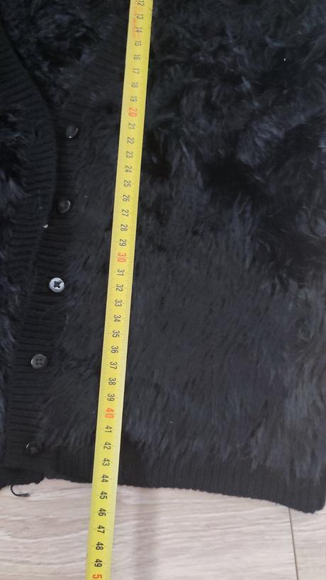 Čierny chlpaty svetrik, guess,152