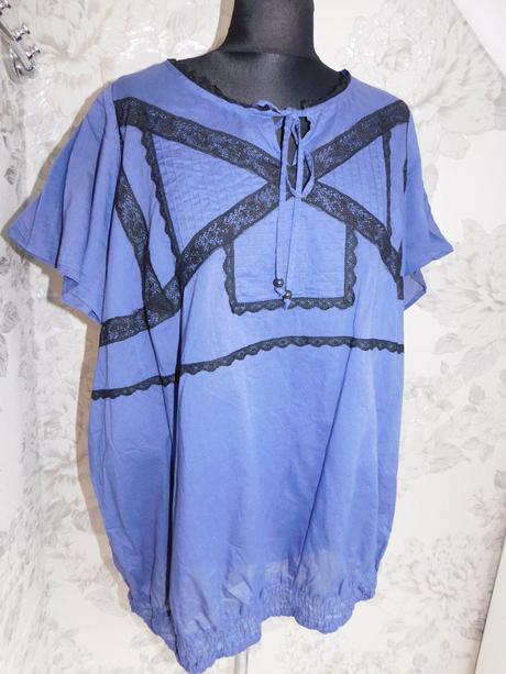 Pekna vzdušna bluzka, 50