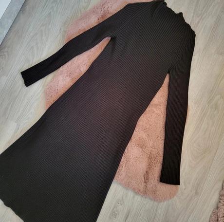 S kvalitne svetrove midi saty, s