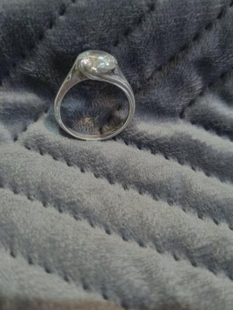 Strieborný prsteň so zirkónom priemer 18mm, 