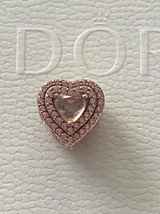 Pandora žiarive srdce, pandora