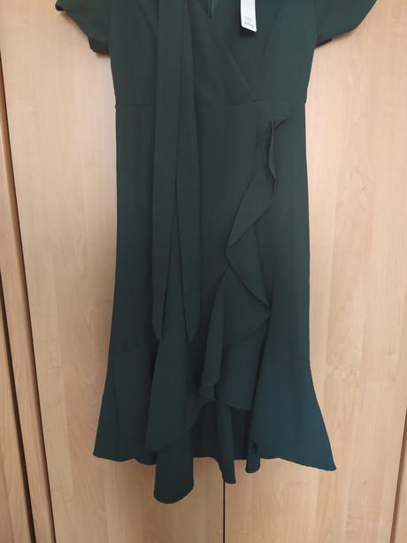 Spoločenské šaty s volánikmi, xs