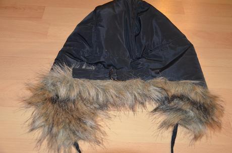 Tepla čiapka baranica s kožušinkou a brmbolcami, h&m,xs