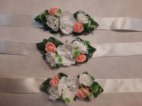 Náramok pre družičky a pierka pre družbov, 