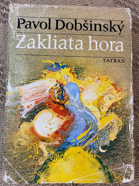 Krásna retro stará kniha rozprávok zakliata hora, 