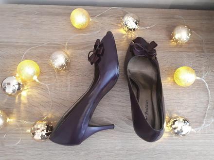 Fialové lodičky, 41