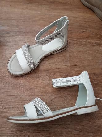 Krasne sandalky magic lady, 33