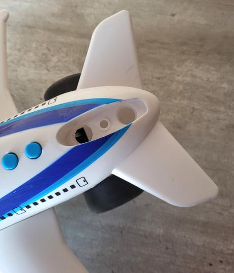 Lietadlo so zvukom a so svetlami,