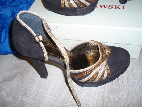 Spoločenská obuv na vysokom opätku, 25 eur, 39