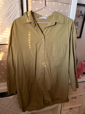 Dlha zelená košeľa bershka khaki army olivová, bershka,s