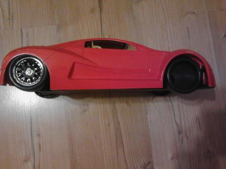 Veľké športové auto,