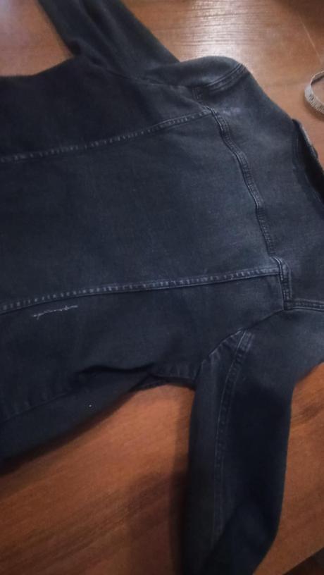 Rifľová bunda, moderná, málinko nosená, stradivarius,26