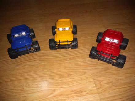 Autíčka na zotrvačnik,