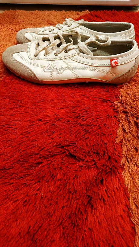 Tenisky, authority,35