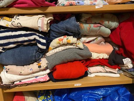 Balík pekného oblečenia, 86–98