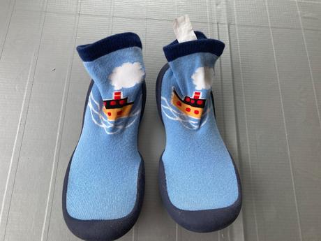 Ponozkove capacky/topanky, lupilu,28