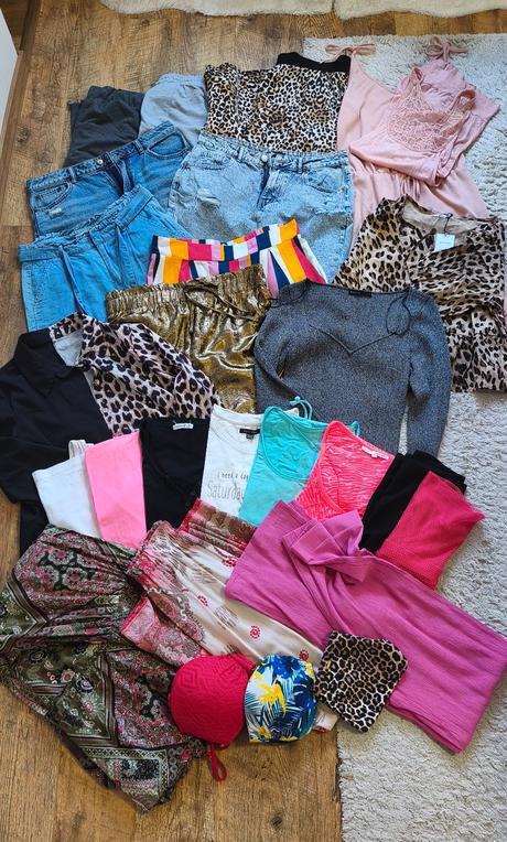 Balík dámskeho oblečenia, m