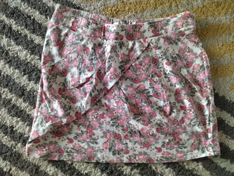 Kvetinková sukna, stradivarius,s