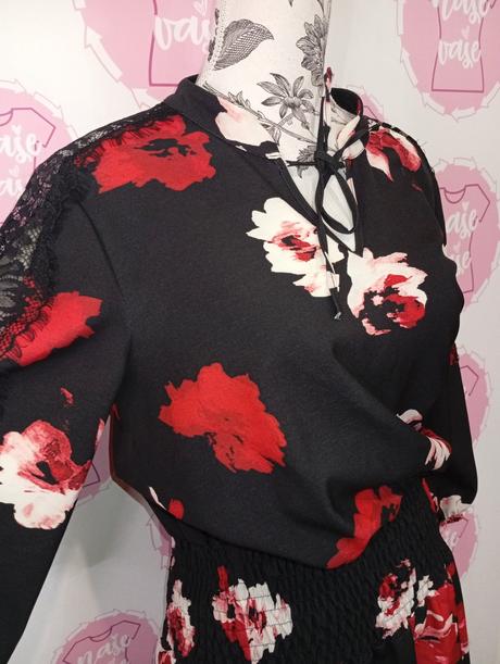 Latino šaty s čipkou, m