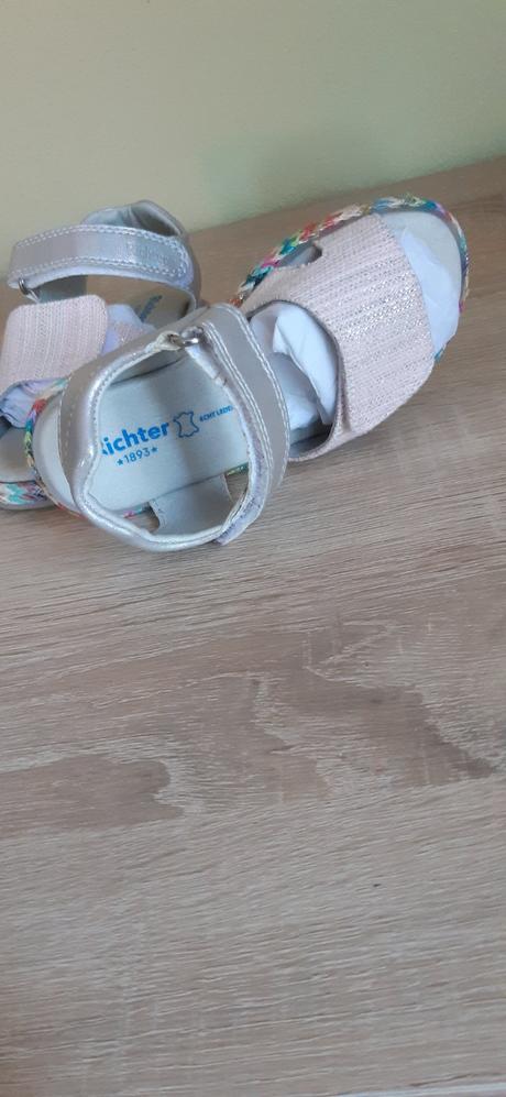 Sandálky nové, richter,25