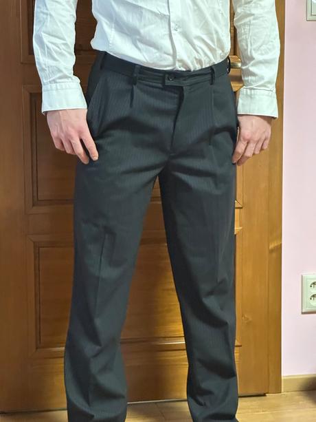 Pánsky oblek tmavý prúžkovaný, m