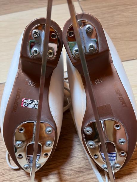 Krasokorčule risport, 32