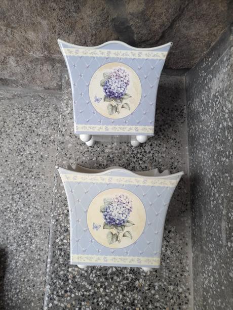 Dekoračné vintage kvetináče,