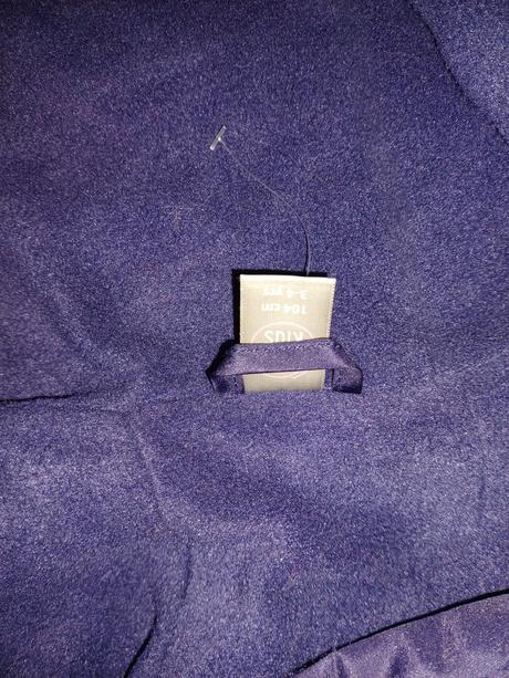 Dievčenská vetrovka, 104