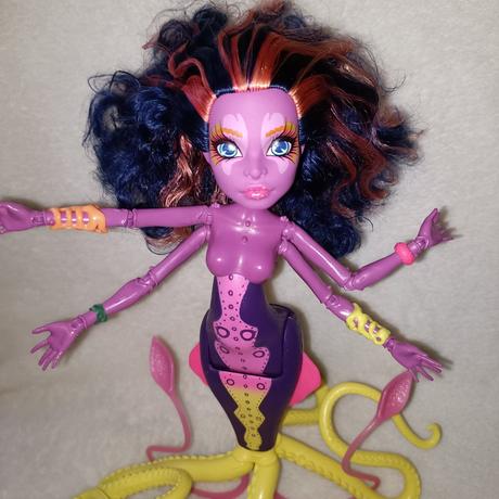 Monster high příšerka z útesu kala merri,