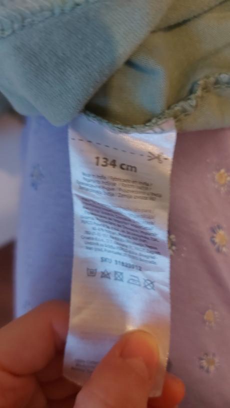 Predám dievčenské šaty veľ.134-140 cm, 134