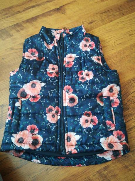 Dievčenská vesta veľ. 104, 104