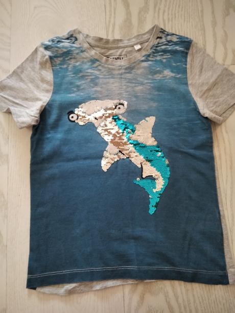 Tričko s premienacimi flitrami, c&a,116