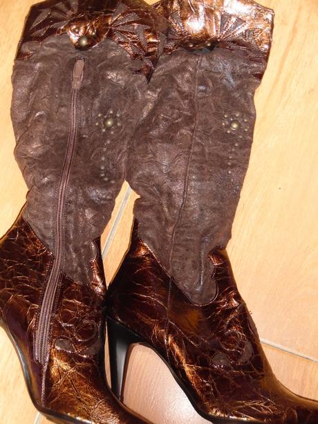 Lakované čižmy, 40