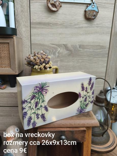 Krásny box na vreckovky s motívom levandule,