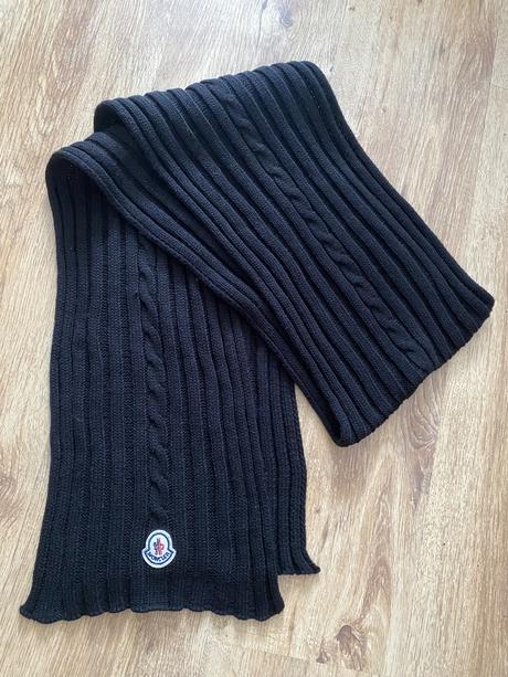Šal moncler cierny, 