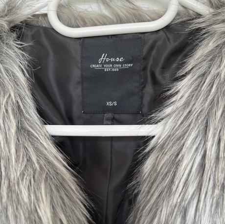 Huňatá vesta, house,s