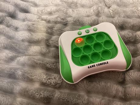 Zvuková a svietiaca hračka,