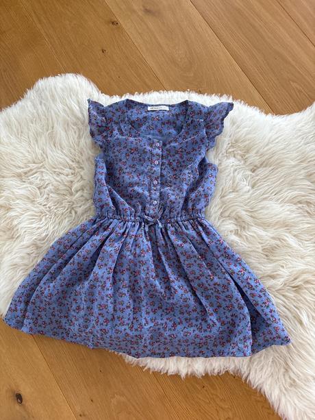 Kvetinove vzdusne saty, 110