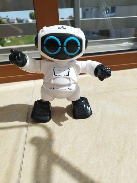Tancujúci robot, 