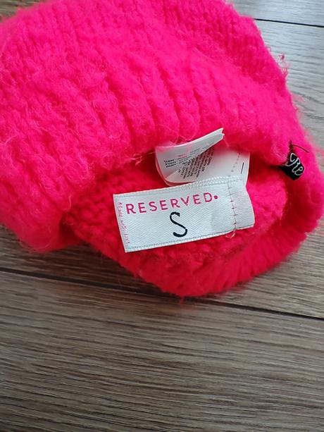 Krásna žiarivá čiapka, reserved,s