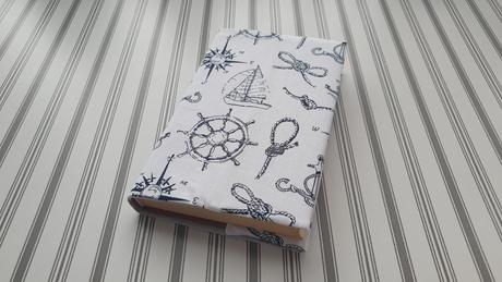 Rastúci obal na knihu,