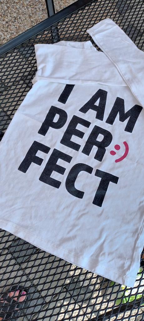 Biele tričko s nápisom, 122