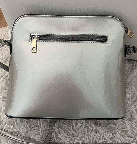 Crossbody kabelka sivo-strieborna, 