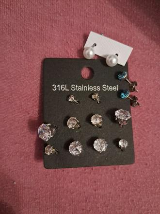 Náušnice z chirurgickej ocele, 