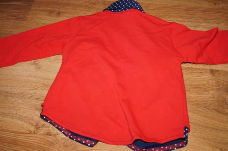 Červené sačko so všitou košelou, 80