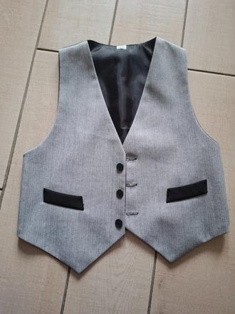 Chlapčenská spoločenská vesta, 134