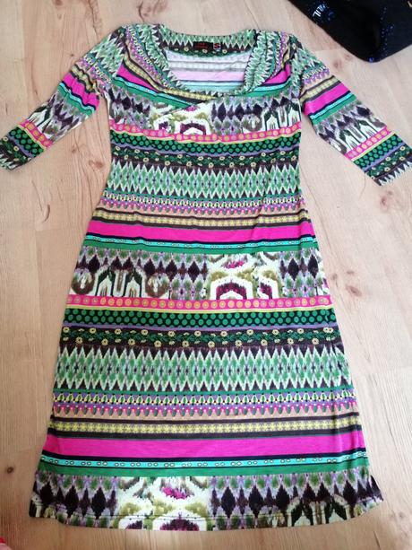 Farebné ľahké šaty, 38