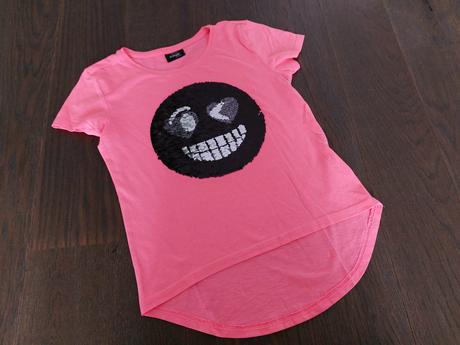 Nadherne neonove tricko s pretacacimi flitrami, young dimension,152