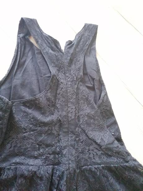 Čipkované šaty, s