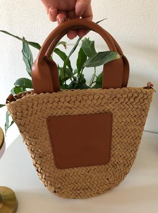 Menšia slamená kabelka do ruky, 